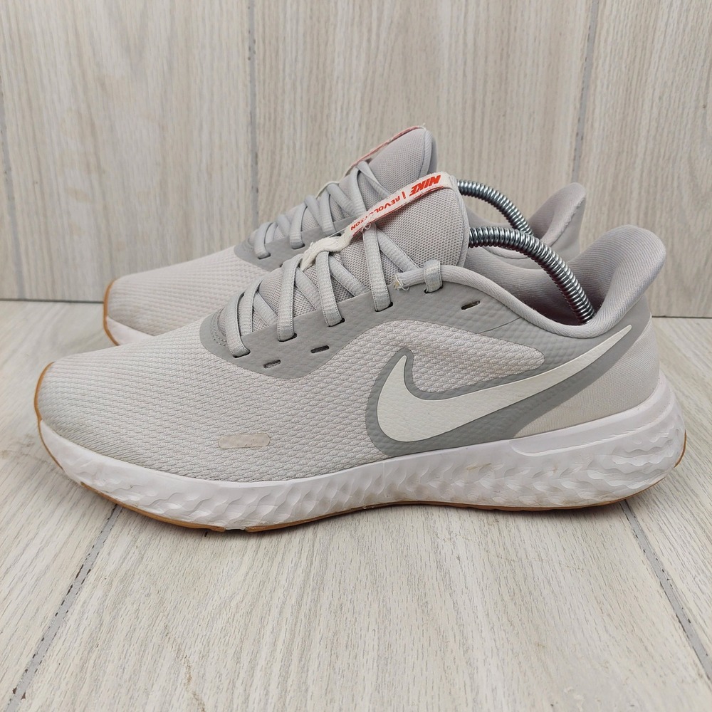 Nike Revolution 5 Running Shoes Womens 10 Grey BQ3204-019 Mesh Gum Sole Comfort